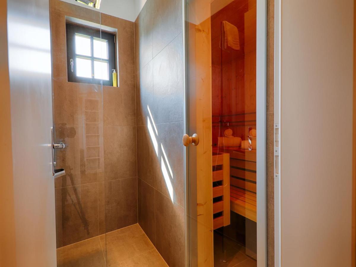 Reetland Am Meer - Luxus Reetdachvilla Mit 3 Schlafzimmern, Sauna Und Kamin F18 Dranske Exteriér fotografie
